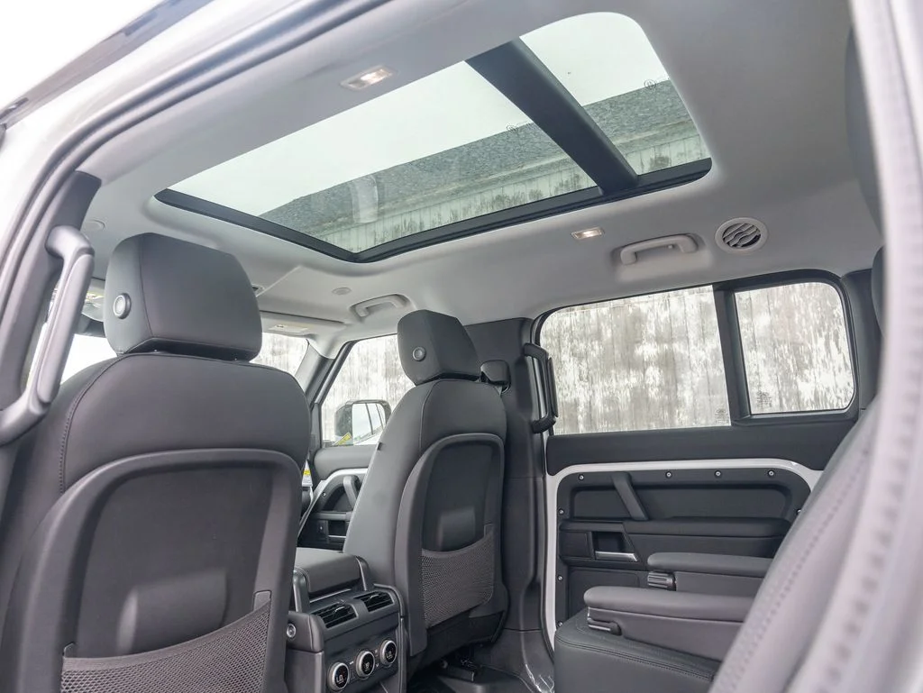 New 2026 Fuji White Land Rover S image 21