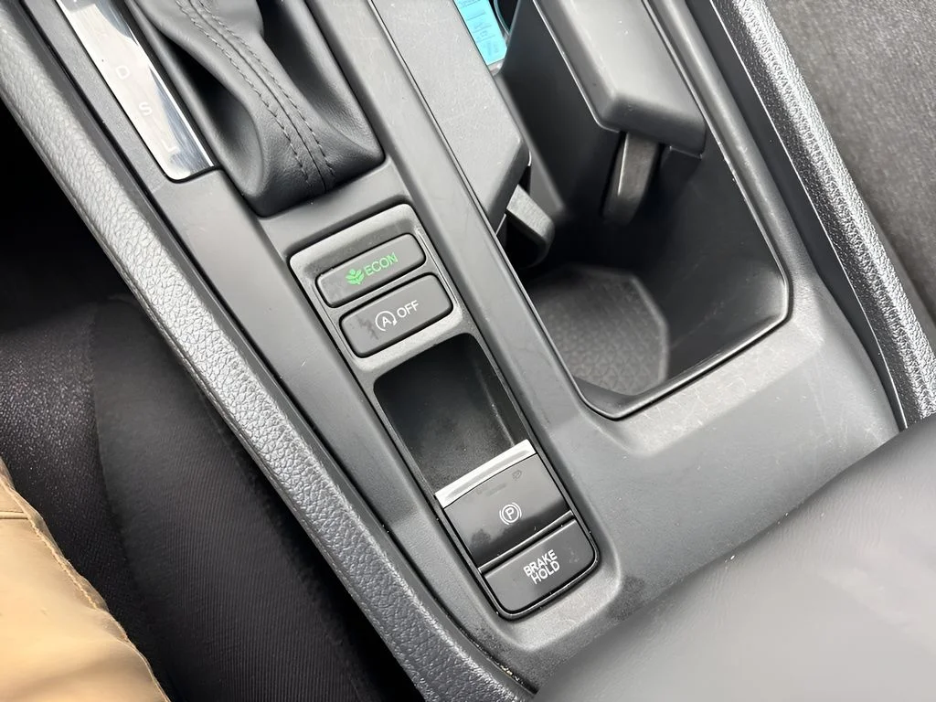 Used 2024 White Honda LX image 19