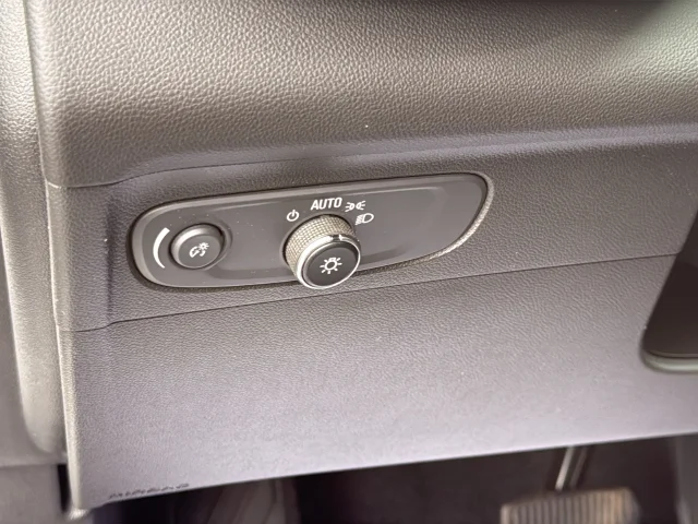 Used 2022 White Buick Preferred image 28