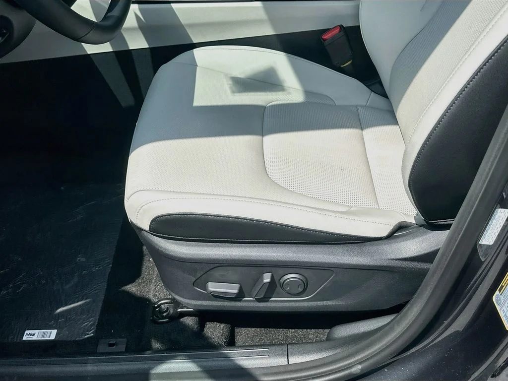 New 2027 Gravity Gray Kia EX image 18