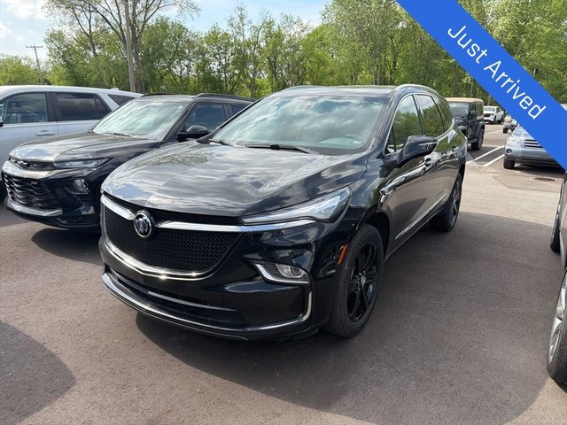 2023 Buick Enclave Essence AWD's photo