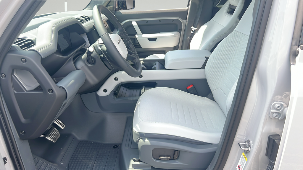 New 2026 Gray Land Rover  OCTA image 5