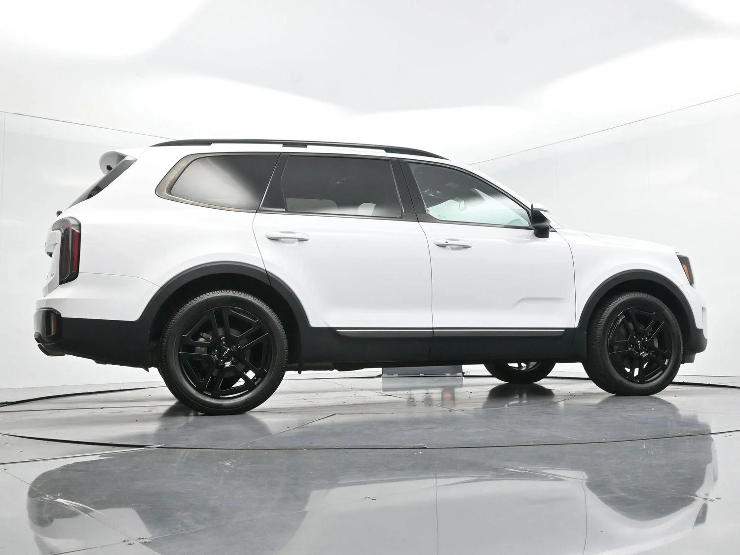 Used 2023 Glacial White Pearl Kia EX X-Line image 57