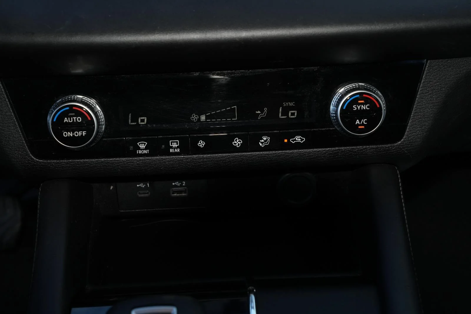 Used 2024 Silver Mitsubishi ES image 22