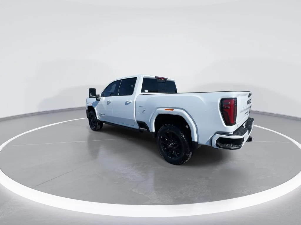 Used 2024 White GMC AT4 image 6
