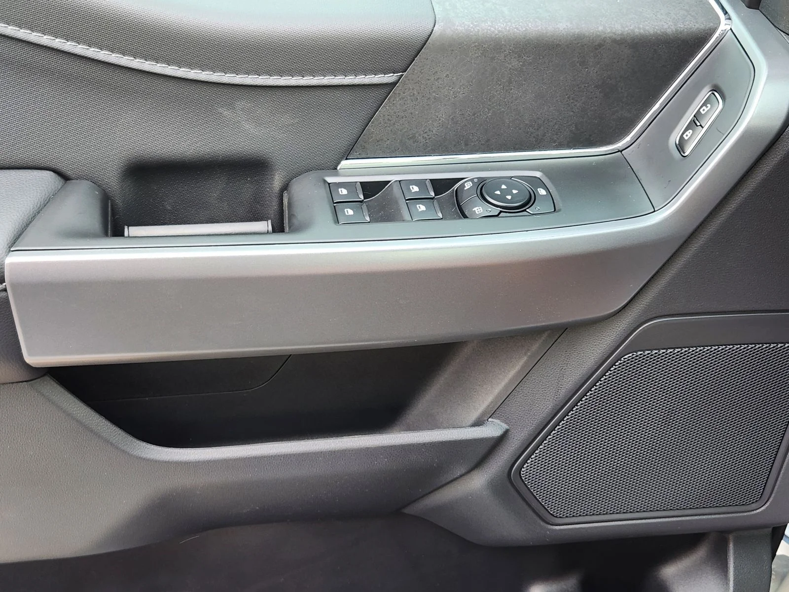 New 2026 Oxford White Ford XLT image 17