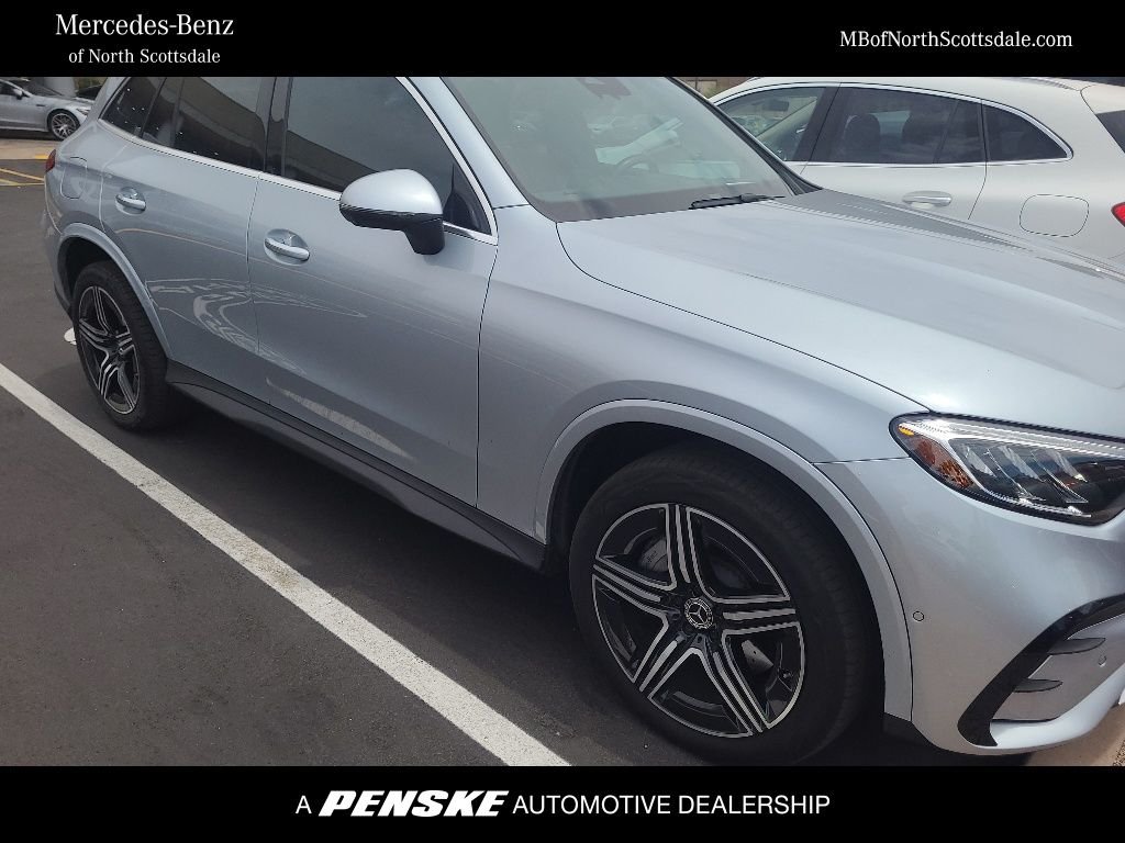 2023 Mercedes-Benz GLC GLC 300's photo
