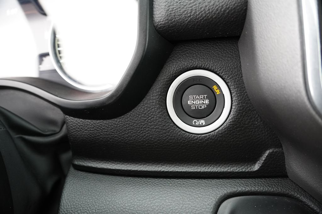 Used 2023 Silver Ram Laramie image 32