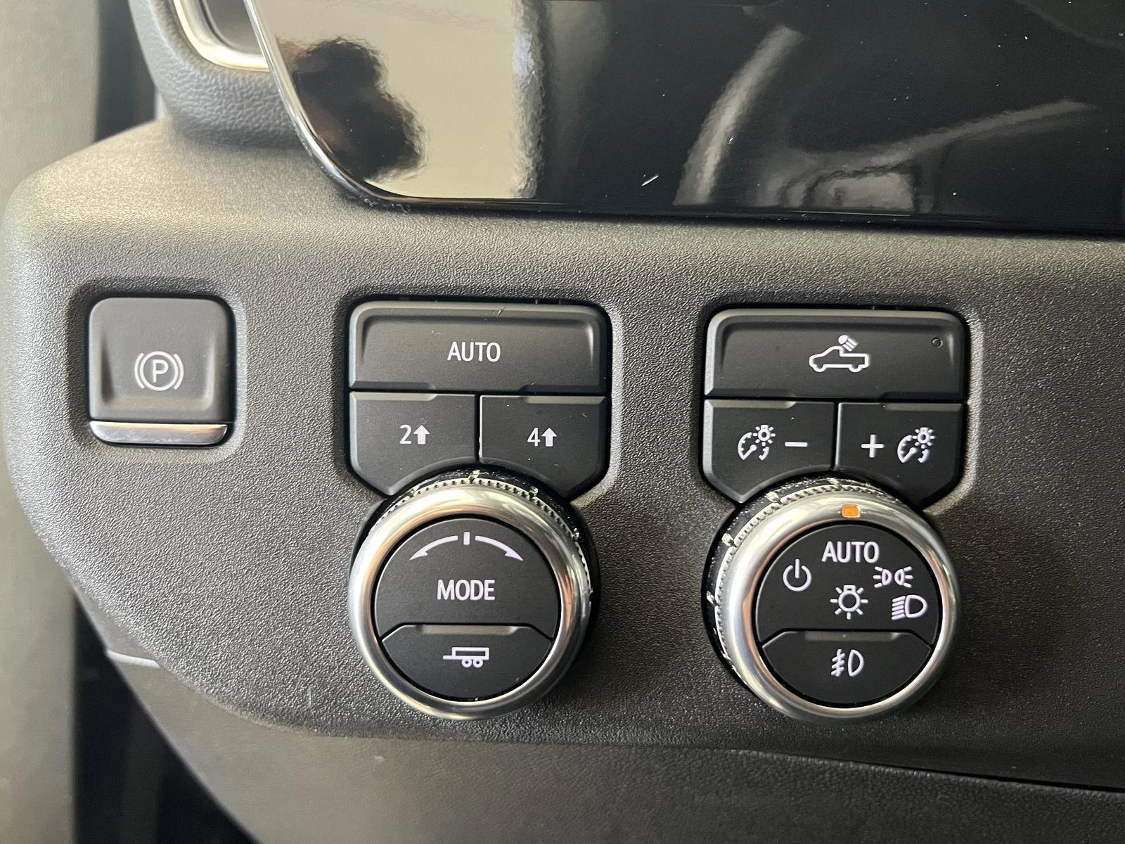 Used 2025 Onyx Black GMC Elevation image 7