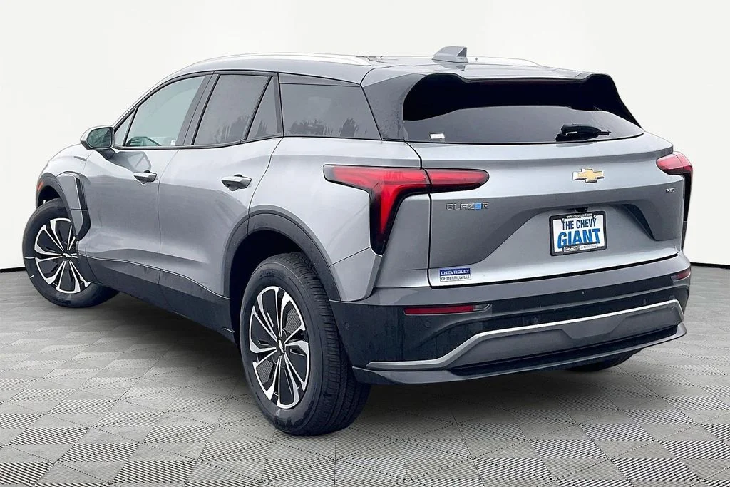 New 2025 Sterling Gray Metallic Chevrolet LT image 3