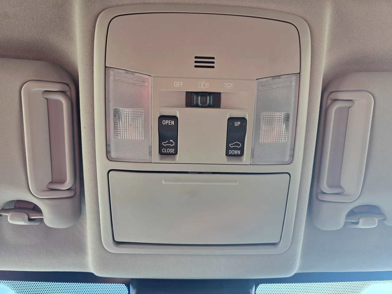 Used 2016 Gray Toyota XLE image 23