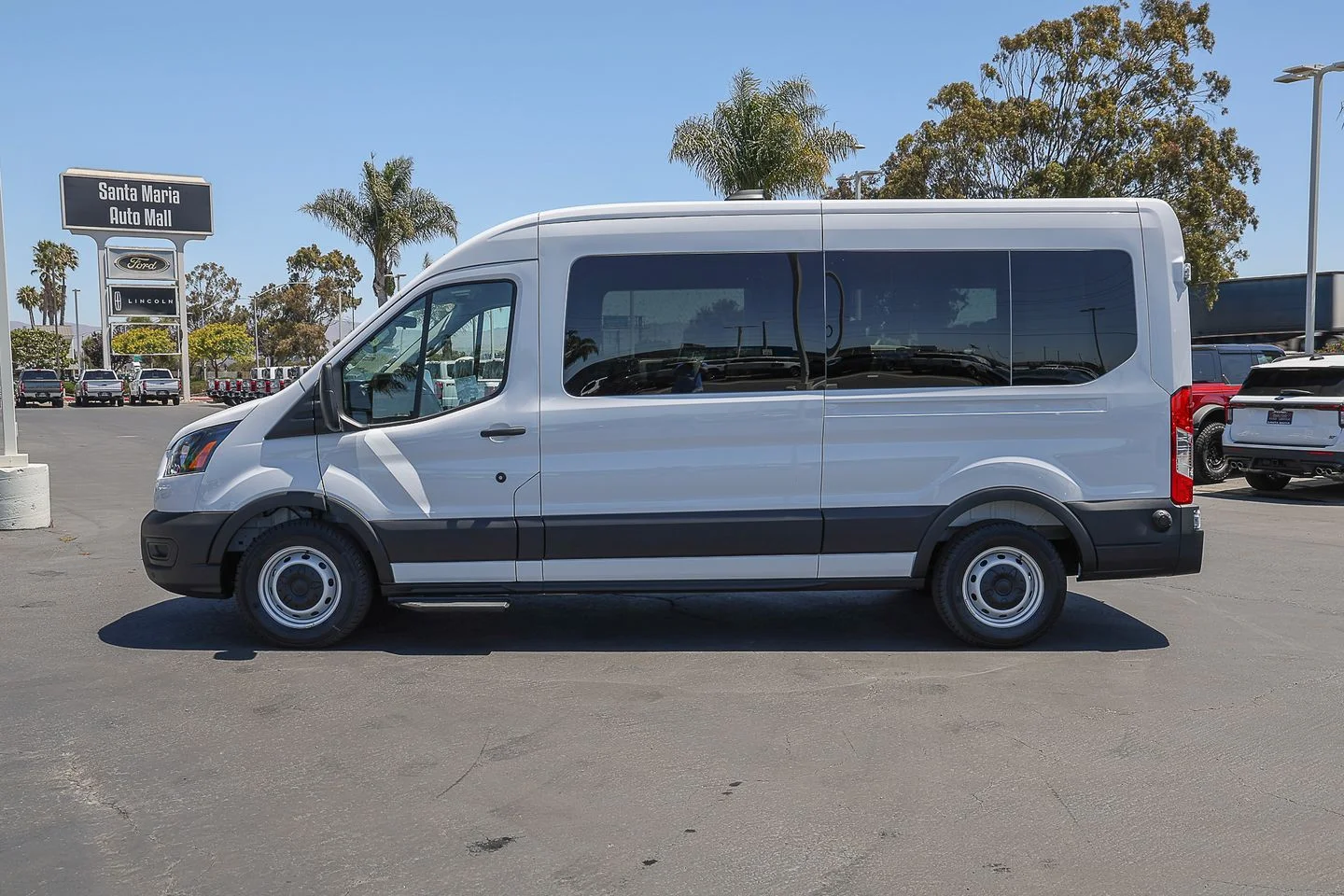New 2026 Oxford White Ford Passenger Van XL image 7