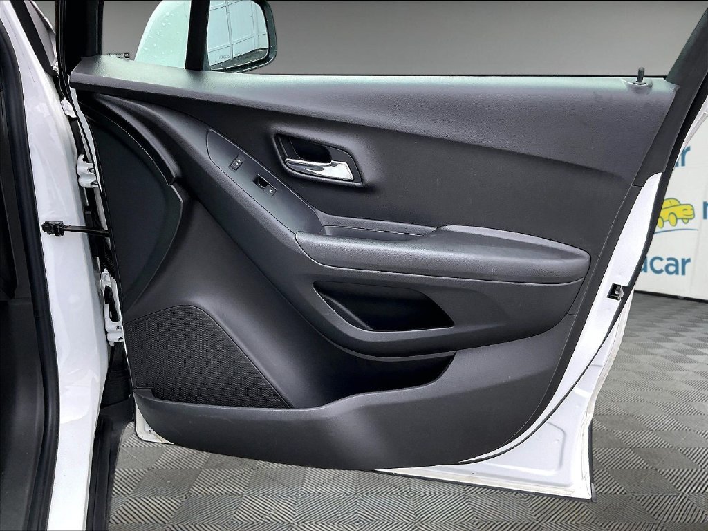 Used 2019 Summit White Chevrolet LT image 12