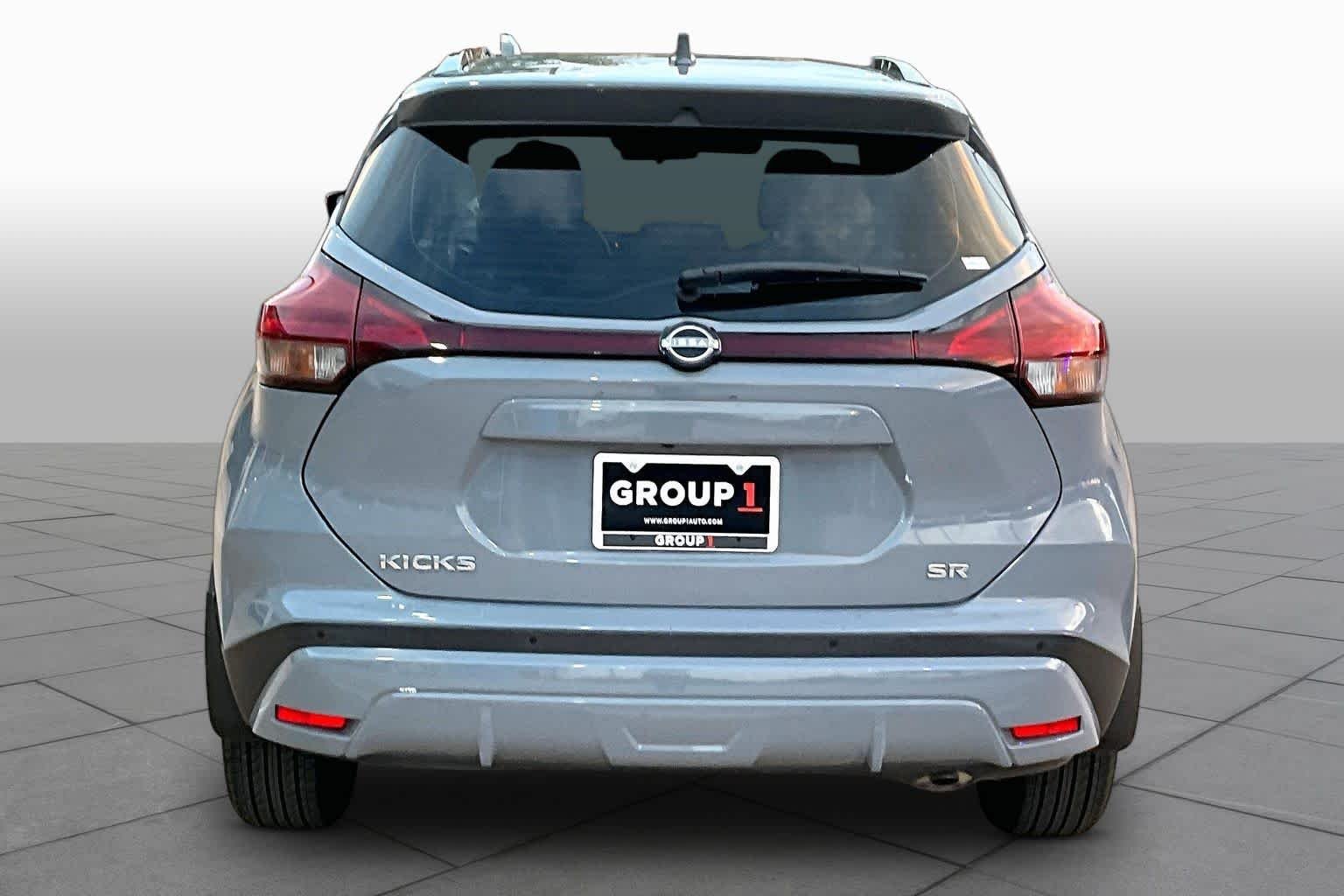 Used 2022 Boulder Gray Pearl Nissan SR image 5
