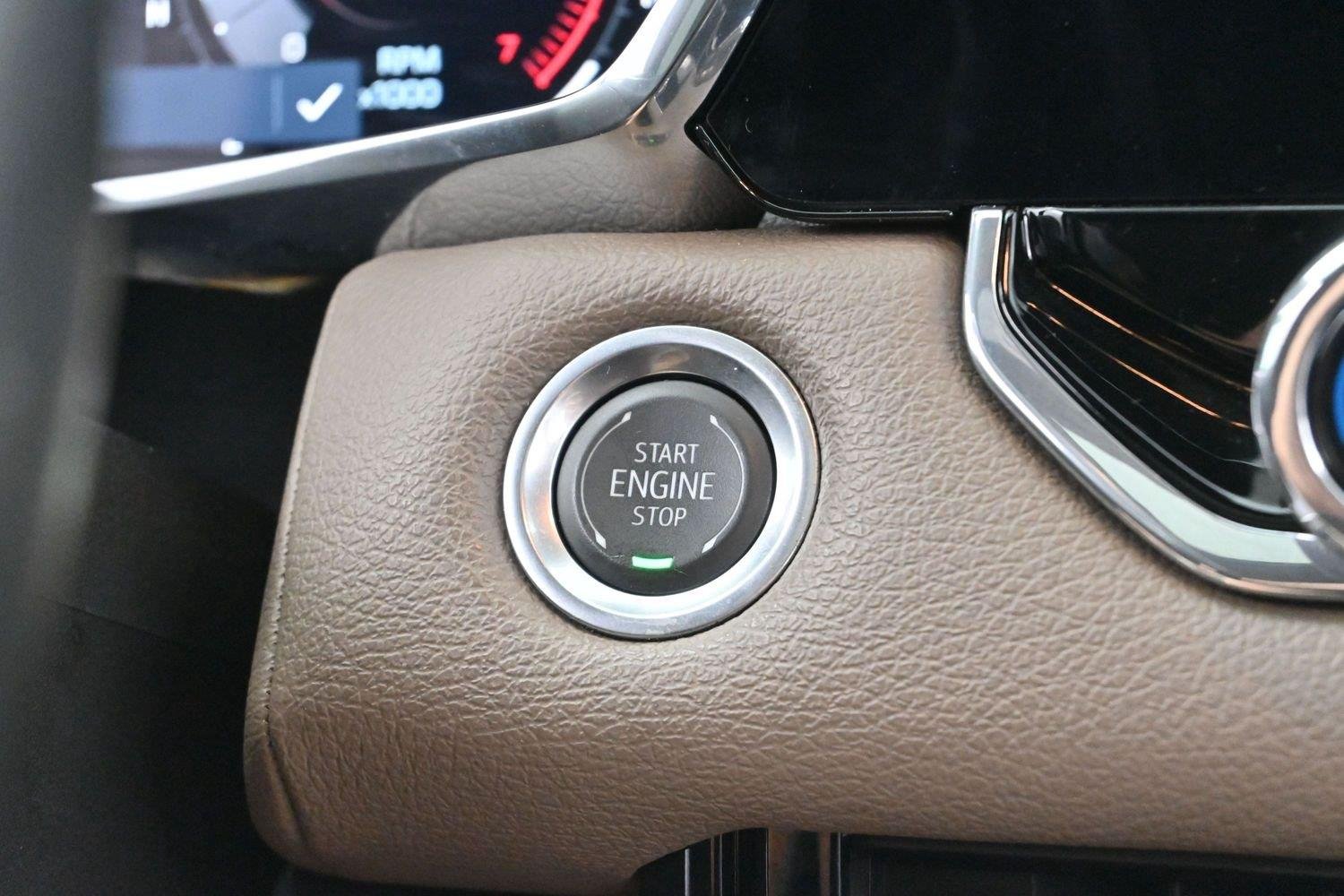 Used 2024 Summit White GMC Denali image 28