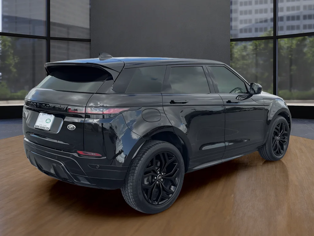 Used 2022 Black Land Rover Dynamic image 5