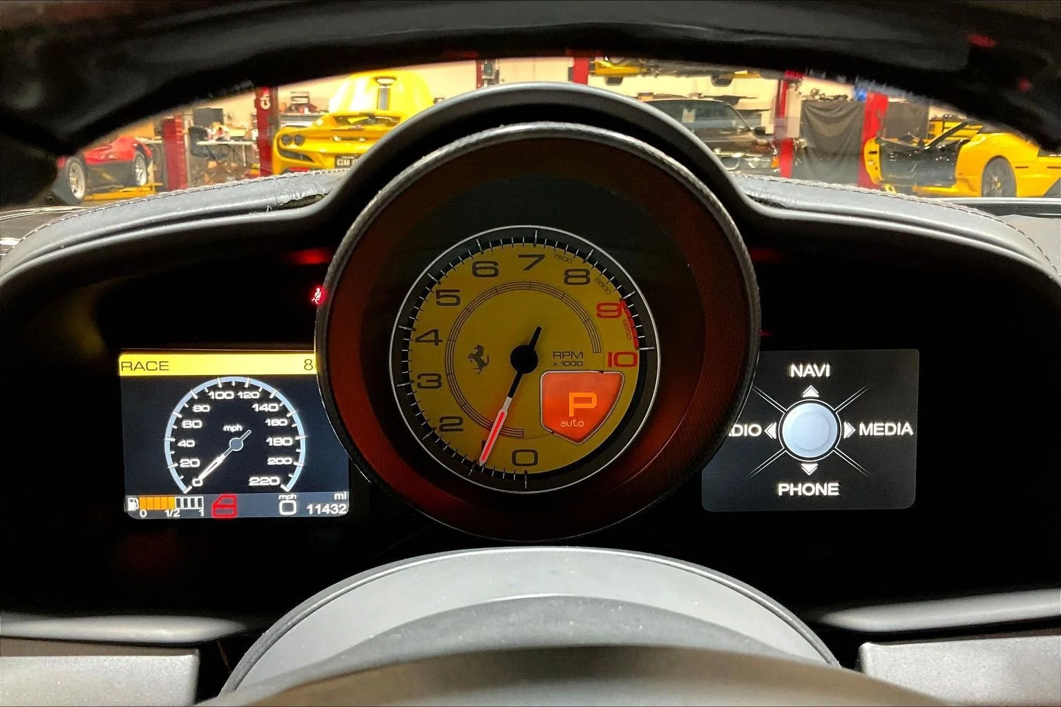 Used 2014 Grigio Silverstone Ferrari  image 13