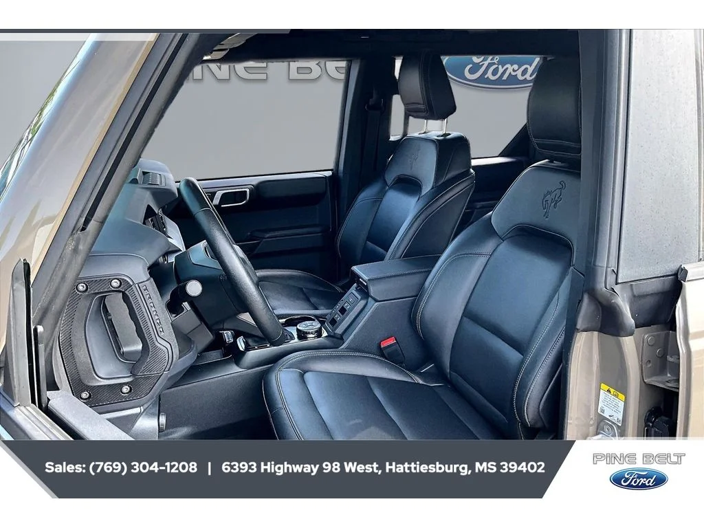 Used 2025 GRAY Ford Badlands image 18