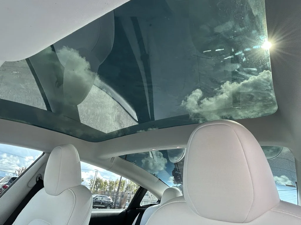 Used 2023  Tesla Base image 29