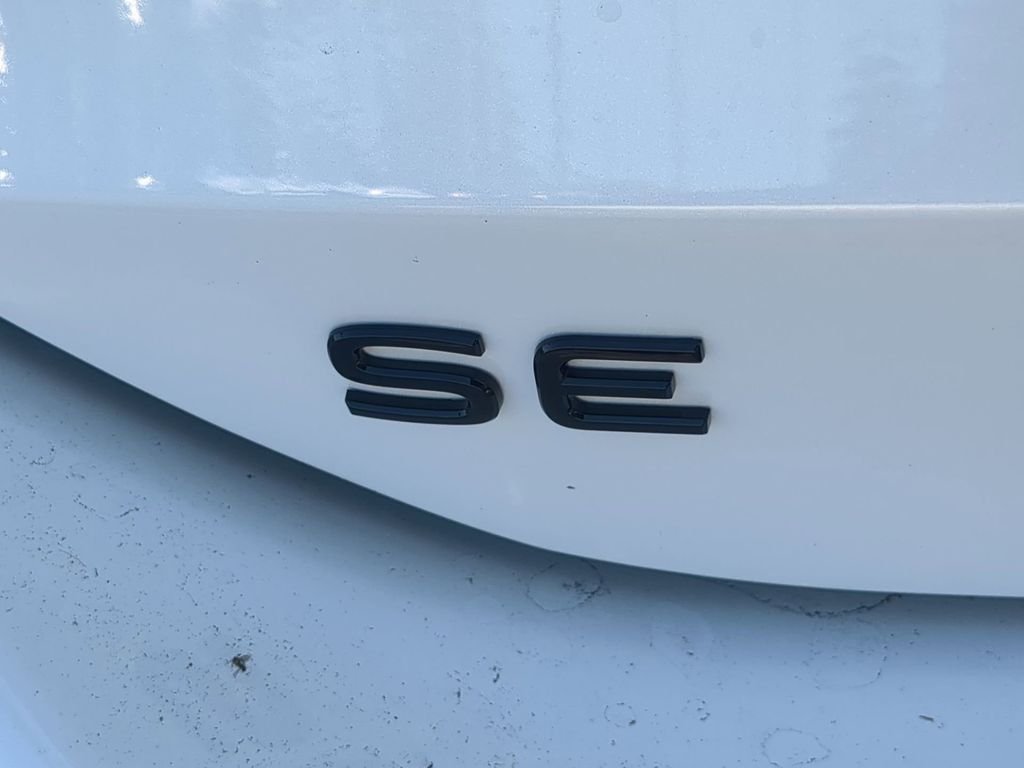 New 2026 White/off-white Volkswagen 2.0T SE R-Line Black image 11