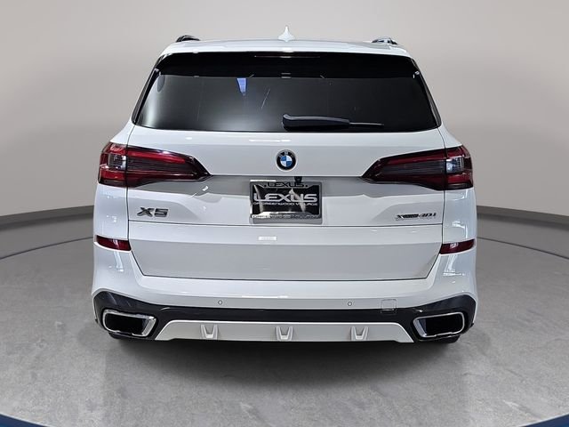 Used 2022 White BMW xDrive40i image 7