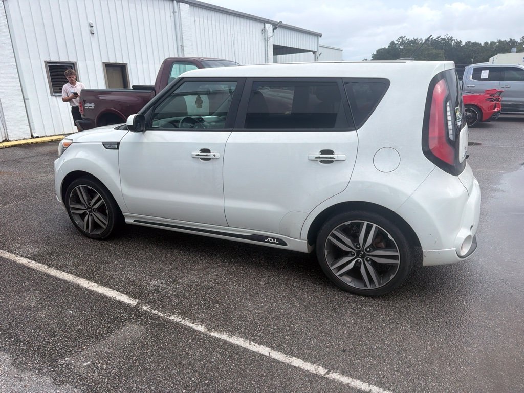 Used 2016 White Kia Plus image 6