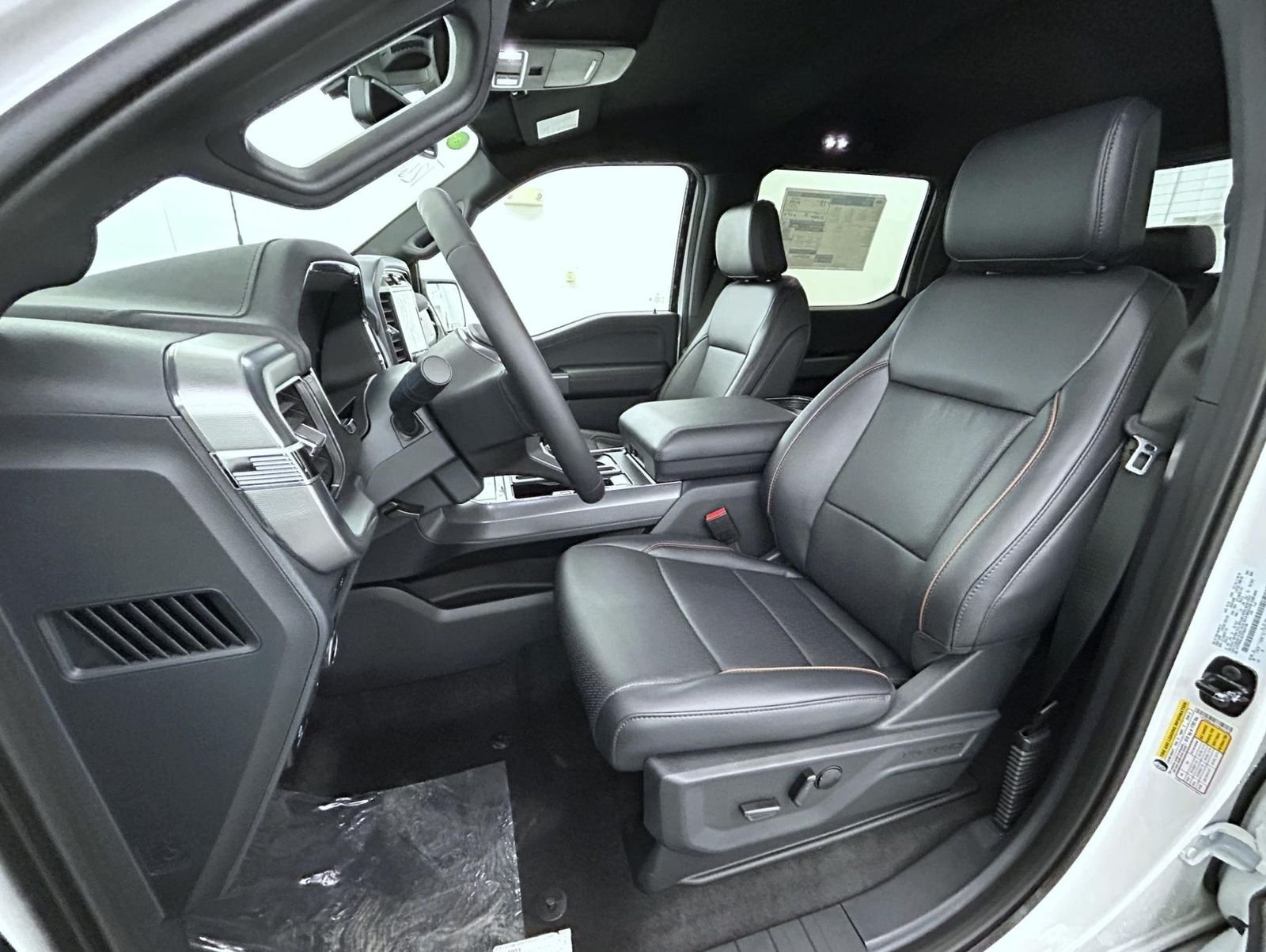 New 2026 Star White Metallic Tri-Coat Ford Lariat image 10