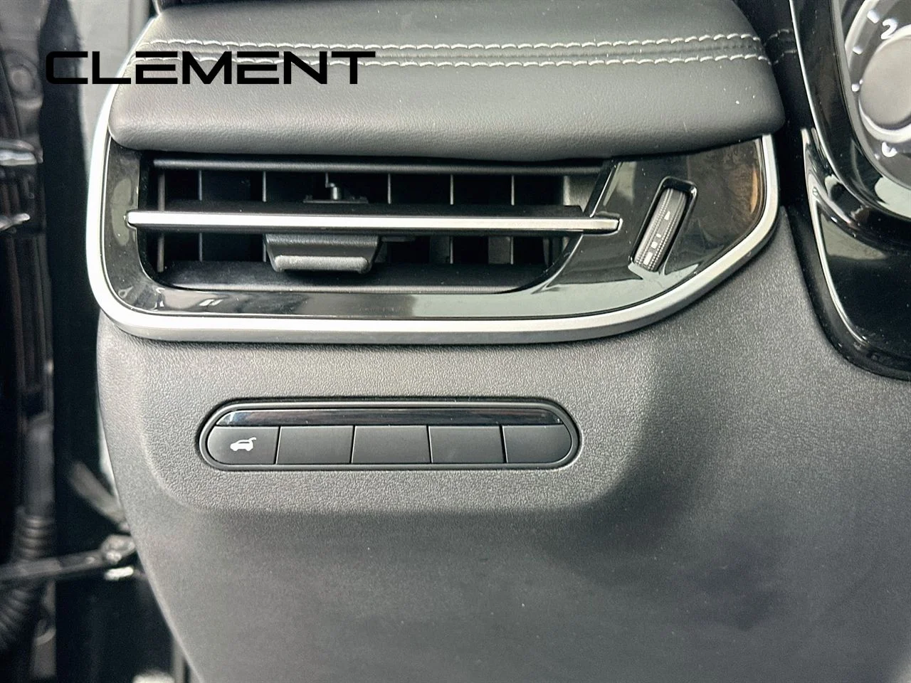 Used 2022 Mineral Black INFINITI PURE image 14