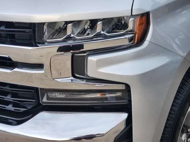 Used 2021 SILVER ICE METALLIC Chevrolet LT image 9