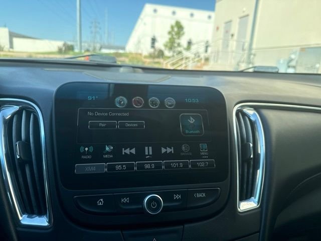 Used 2018 White Chevrolet LT image 10