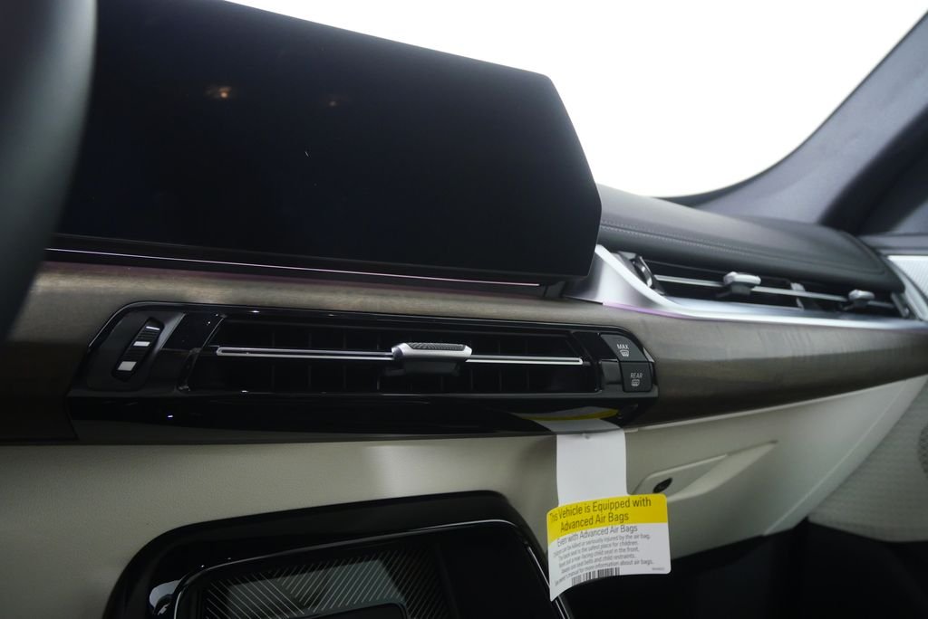 New 2026 Space Silver Metallic BMW xDrive28i image 19