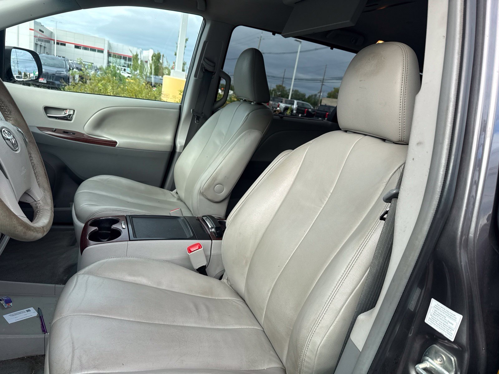 Used 2014 Gray Toyota XLE image 13