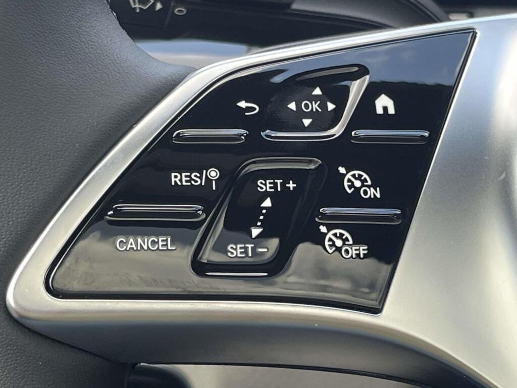 New 2026 Polar White Mercedes-Benz GLA 250 image 34