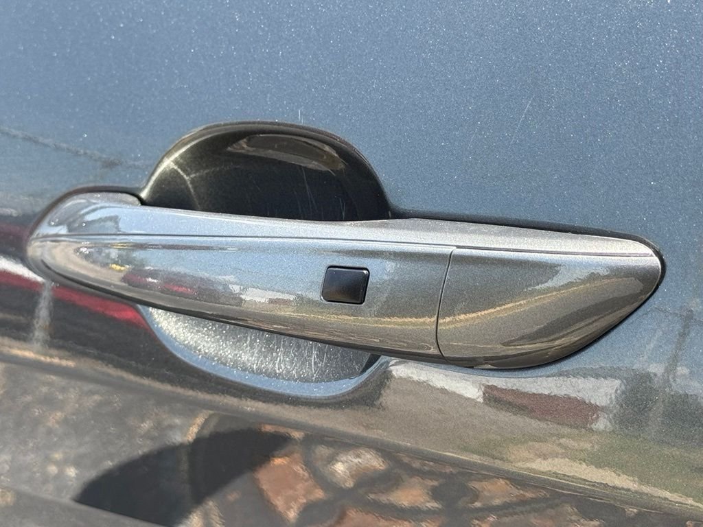 Used 2025 Gray Hyundai SEL Convenience image 8