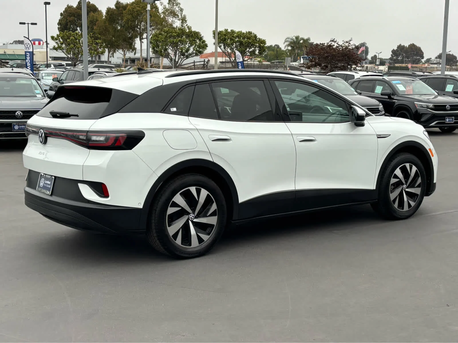 Certified Used 2023 Pure White Volkswagen Pro image 3