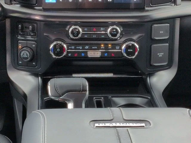 New 2026 Star White Metallic Tri-Coat Ford Platinum® image 18