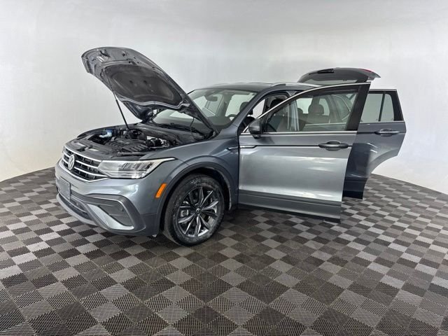 Used 2022  Volkswagen 2.0T SE image 10
