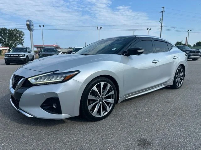 Used 2020 Silver Nissan Platinum image 1