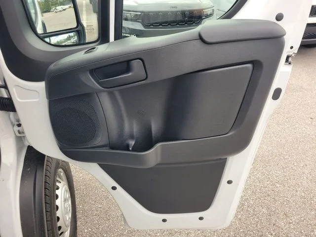 New 2026 Bright White Clear-Coat Exterior Paint RAM Low Roof image 15