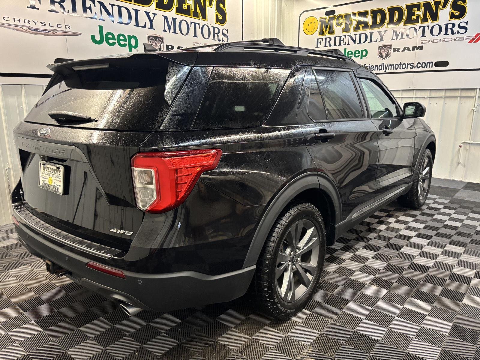 Used 2021 Agate Black Metallic Ford XLT image 3