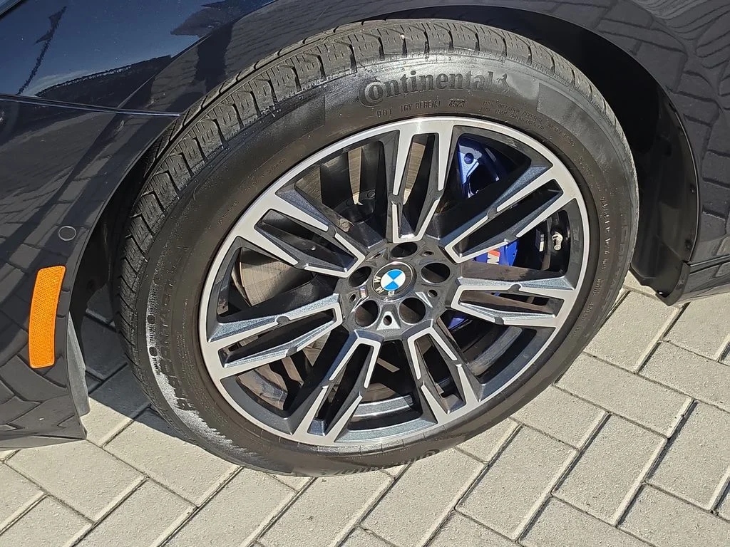 Used 2024 Black BMW 540i xDrive image 6