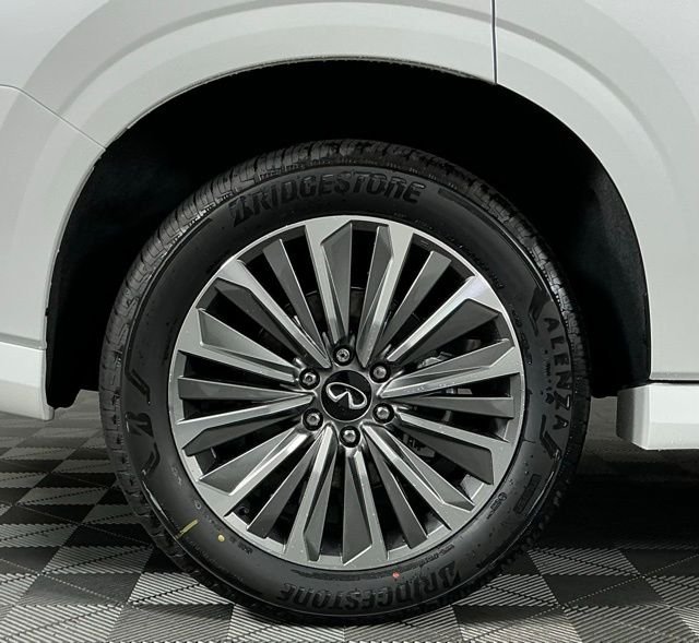 New 2026 RADIANT WHITE INFINITI Luxe 2WD image 8