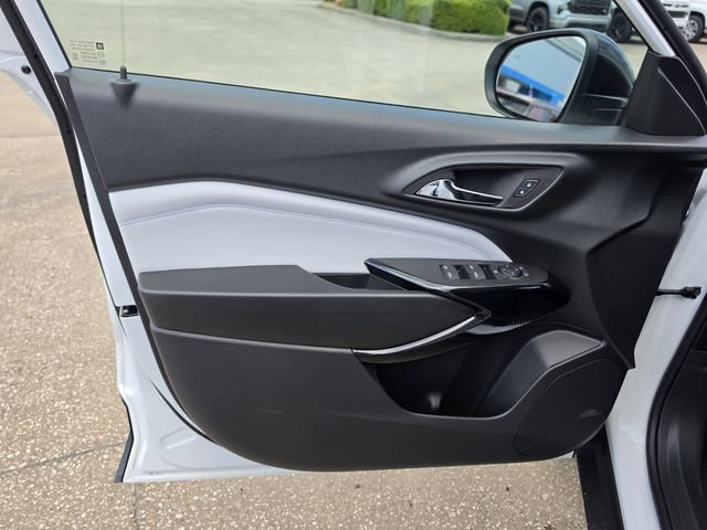 2026 Chevrolet Trax LT - Photo 9