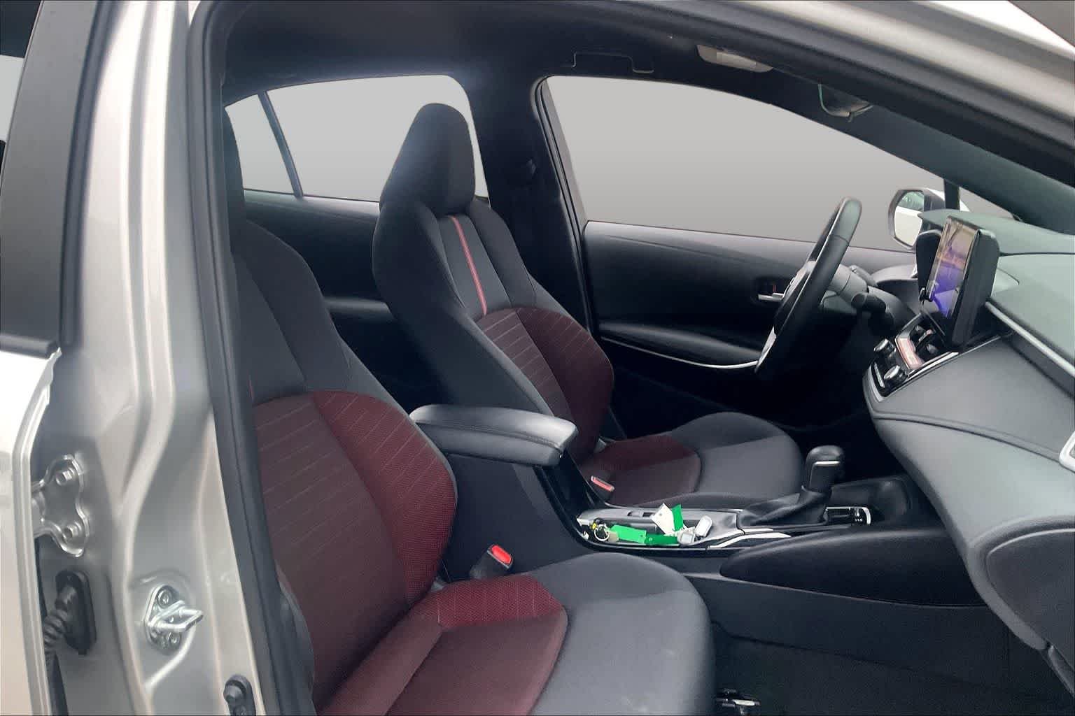 Used 2025 Classic Silver Metallic Toyota SE image 9