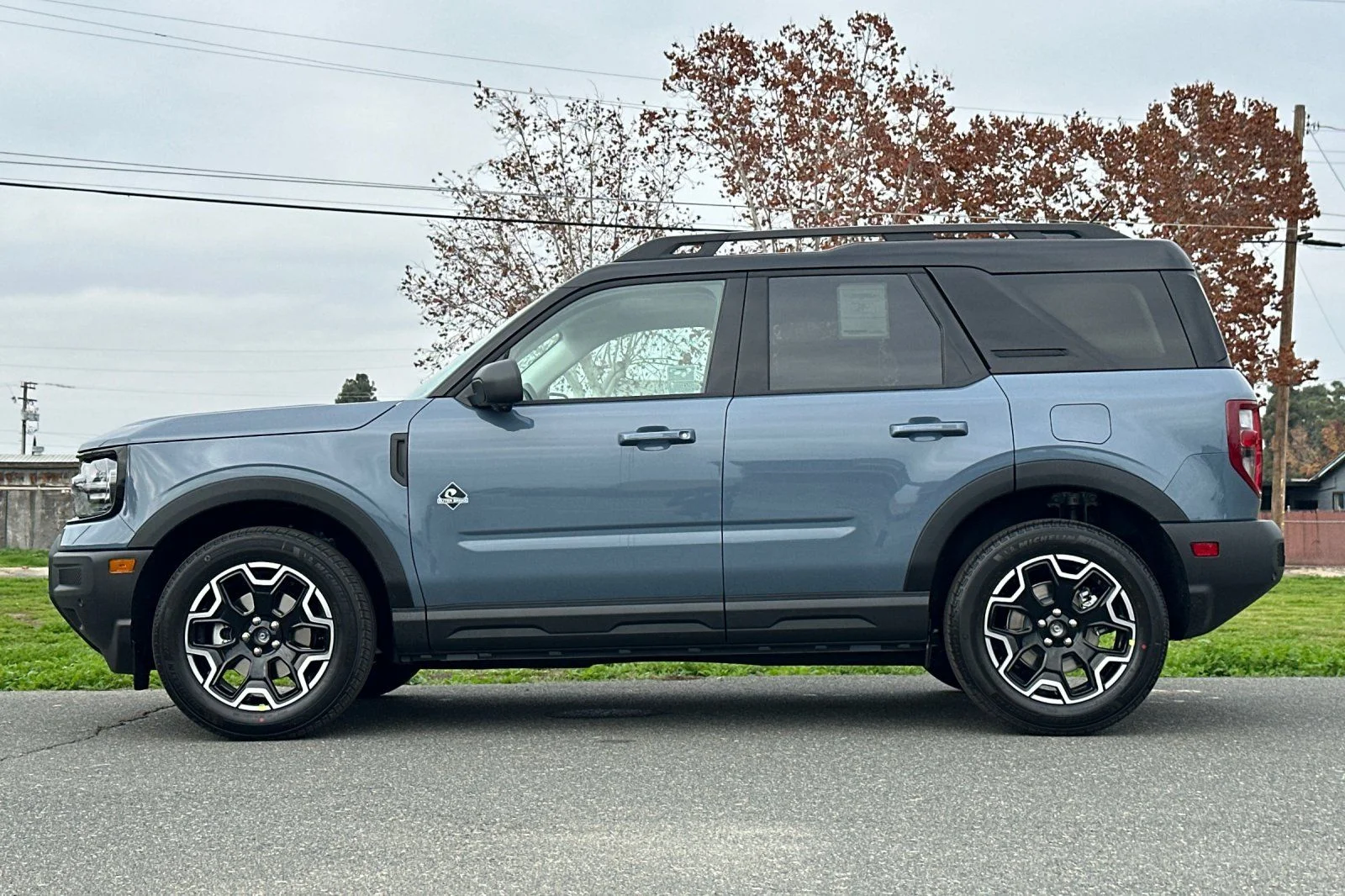 New 2025 Azure Gray Metallic Tri-Coat Ford Outer Banks® image 8