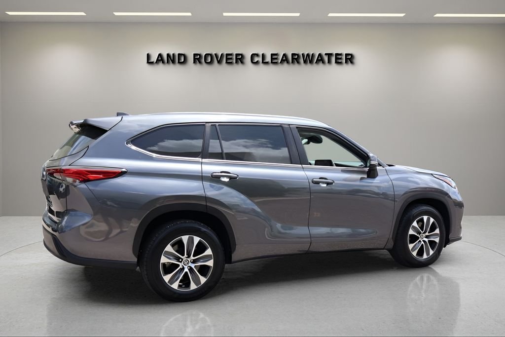 Used 2023 Gray Toyota XLE image 5
