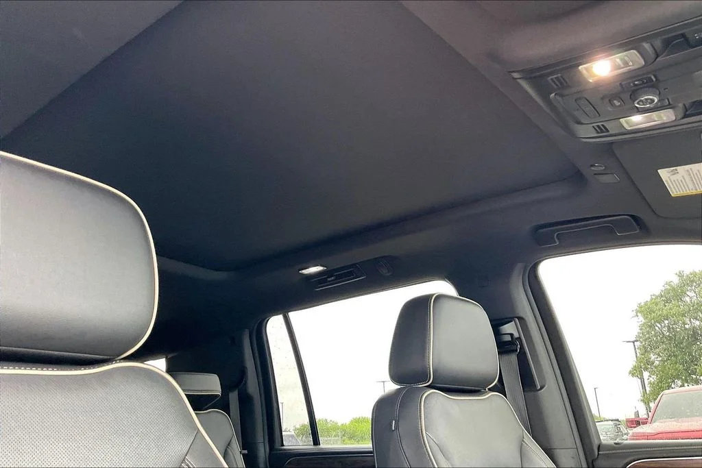 Used 2021 Gray Chevrolet Premier image 27