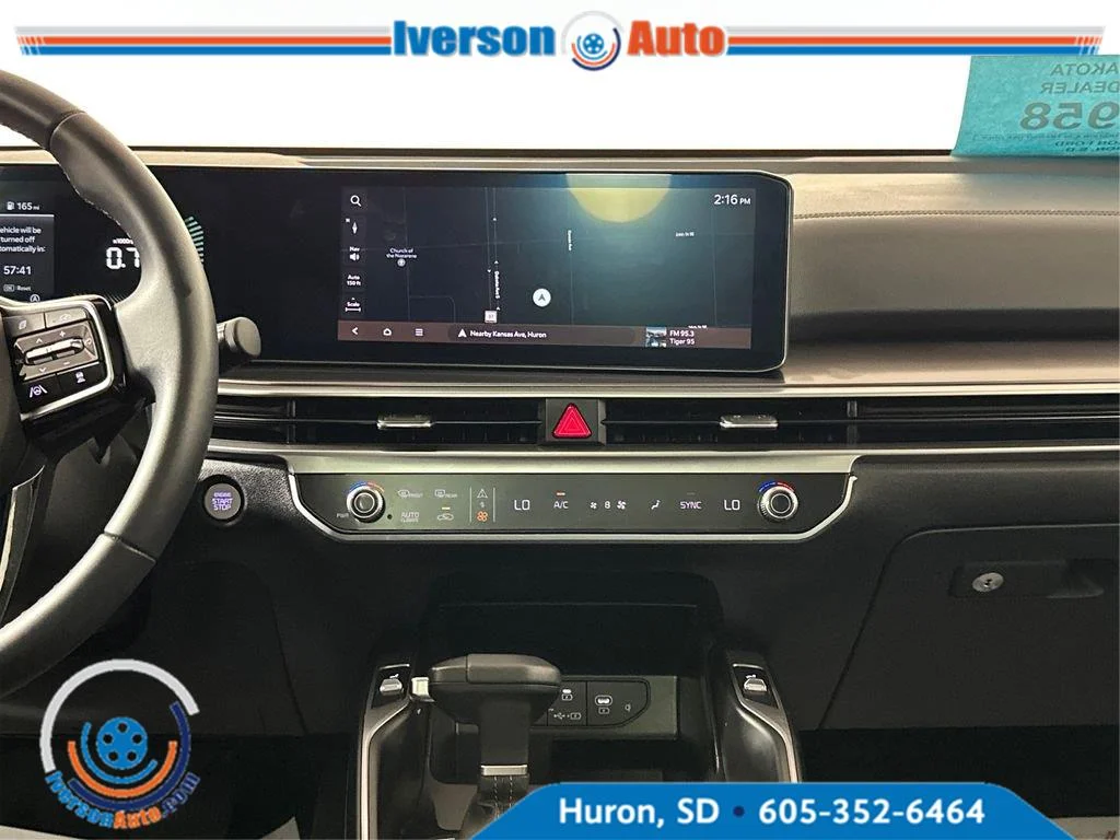 Used 2024 Everlasting Silver Kia S image 30