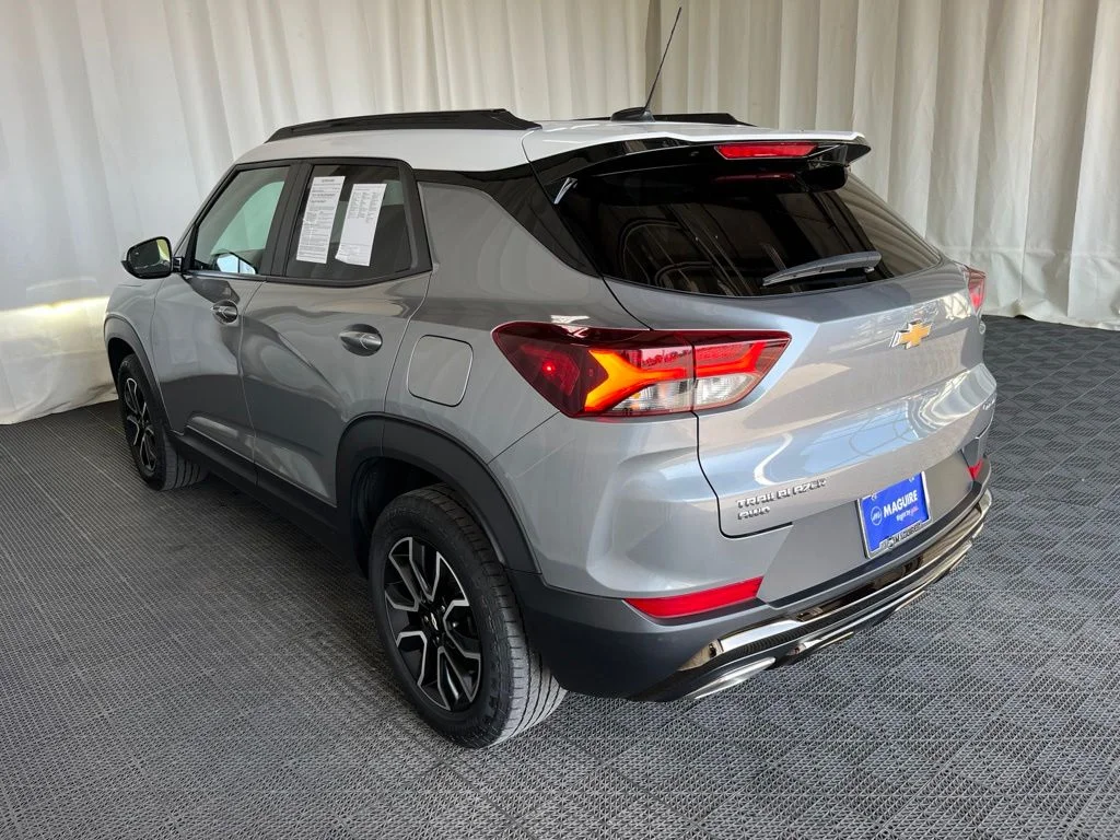 Used 2023 Gray Chevrolet ACTIV image 29