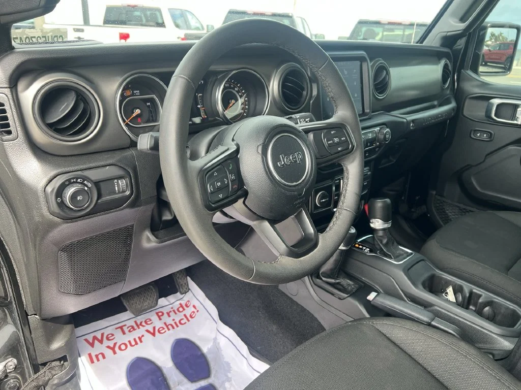 Used 2023 Black Jeep Sport S image 10